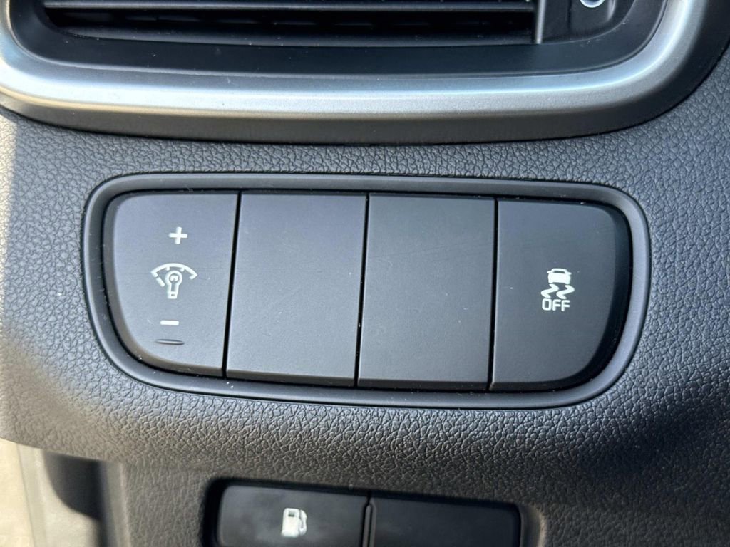 Used 2017 Kia Sorento L FWD image 39