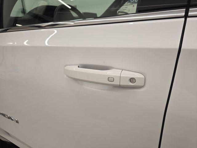 Used 2024 GMC Yukon XL SLE AWD/4WD image 19