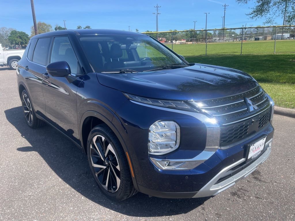 Used 2023 Mitsubishi Outlander SE image 6