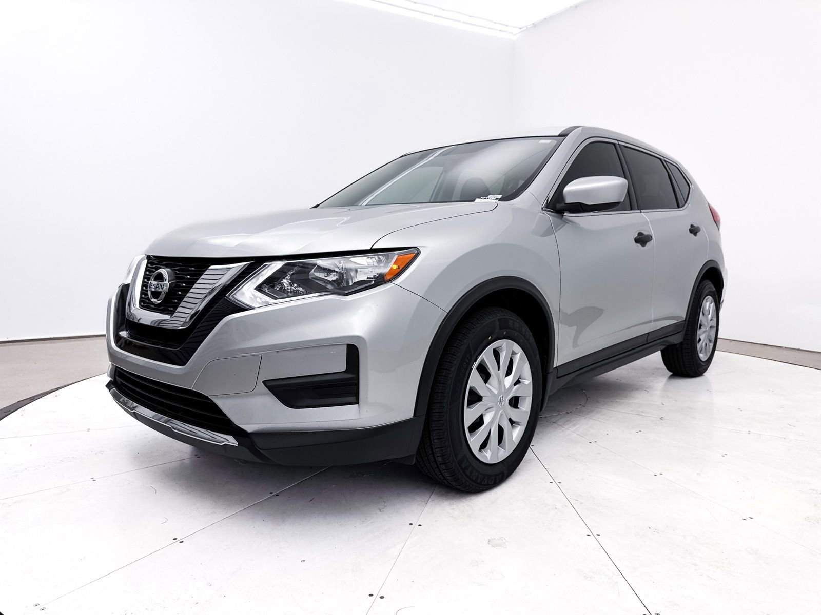 Used 2017 Nissan Rogue S image 11