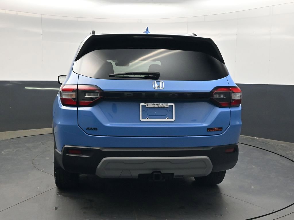 Used 2025 Honda Pilot TrailSport image 5