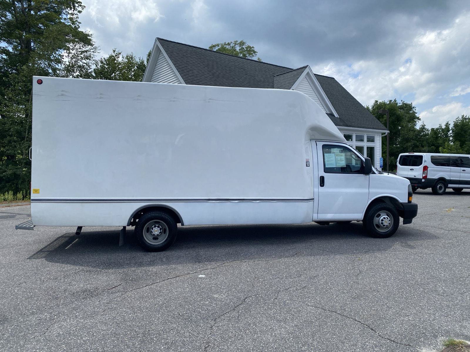 Used 2023 Chevrolet Express 3500 w/ Power Convenience Package RWD image 8