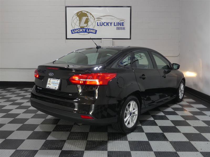 Used 2015 Ford Focus SE w/ SE Cold Weather Package image 9