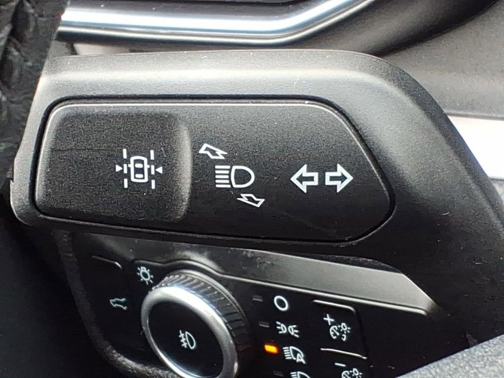 Used 2024 Ford Explorer XLT w/ Equipment Group 202A image 24