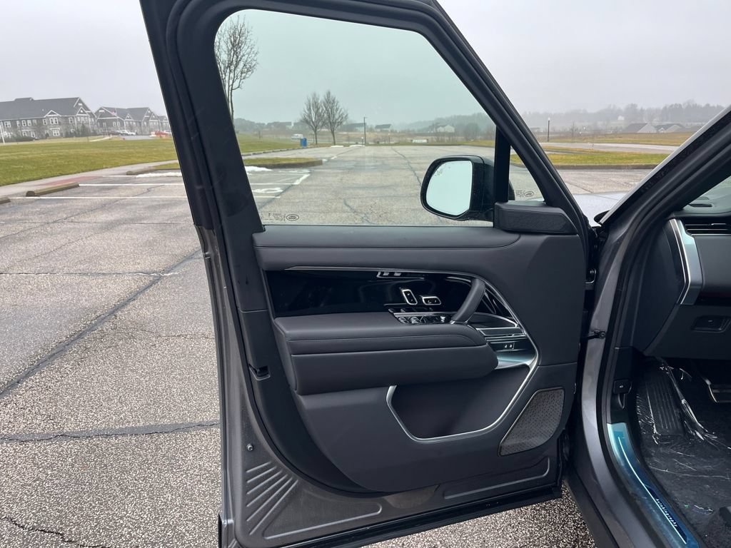 New 2026 Land Rover Range Rover Autobiography AWD/4WD image 10