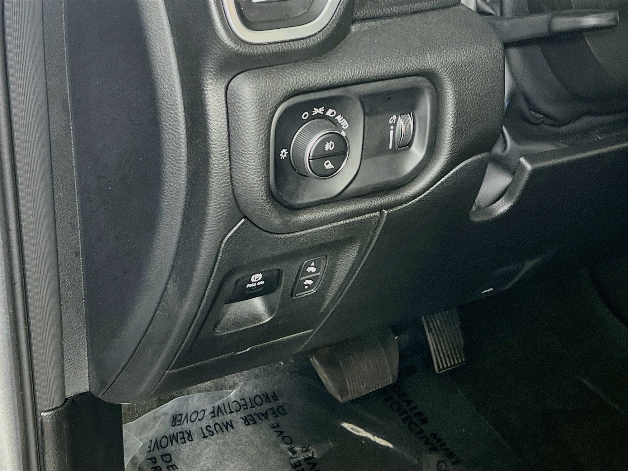 Used 2023 RAM 1500 Big Horn AWD/4WD image 10