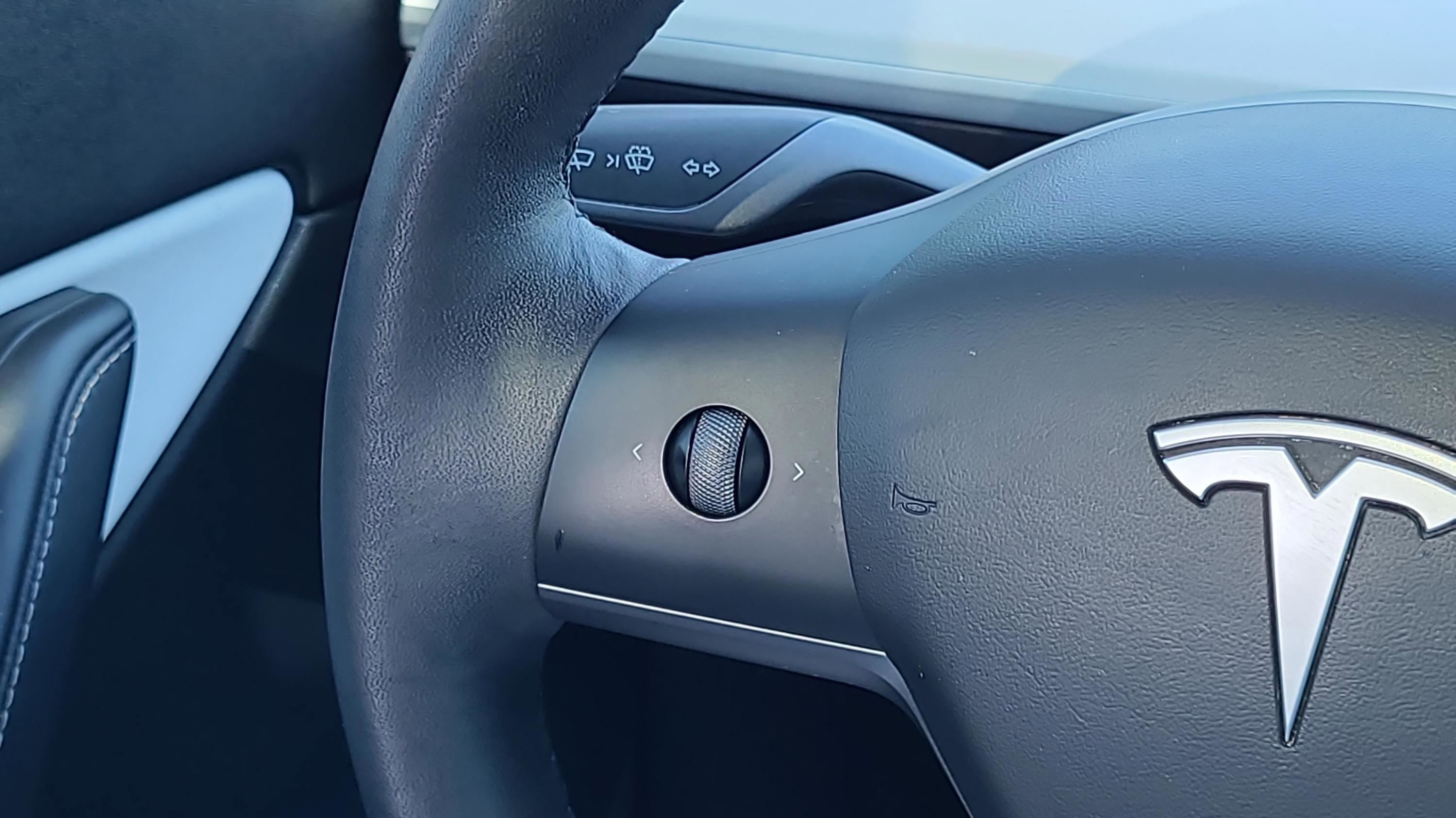 Used 2021 Tesla Model Y Performance AWD/4WD image 14