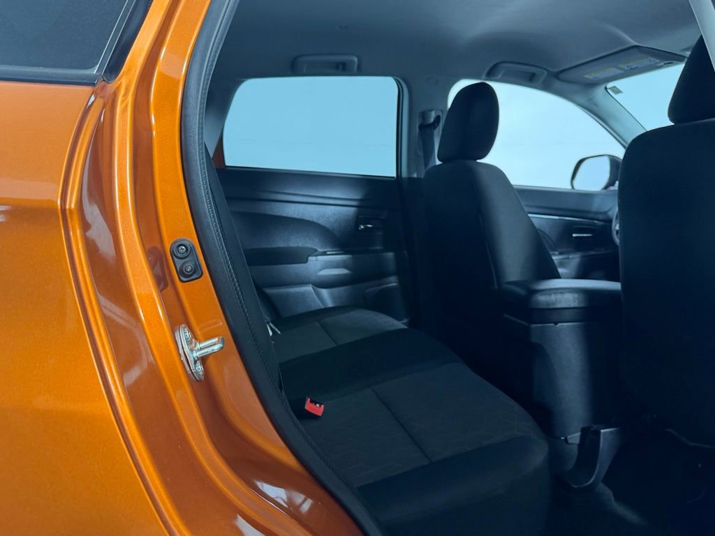 Used 2025 Mitsubishi Outlander Sport LE image 29