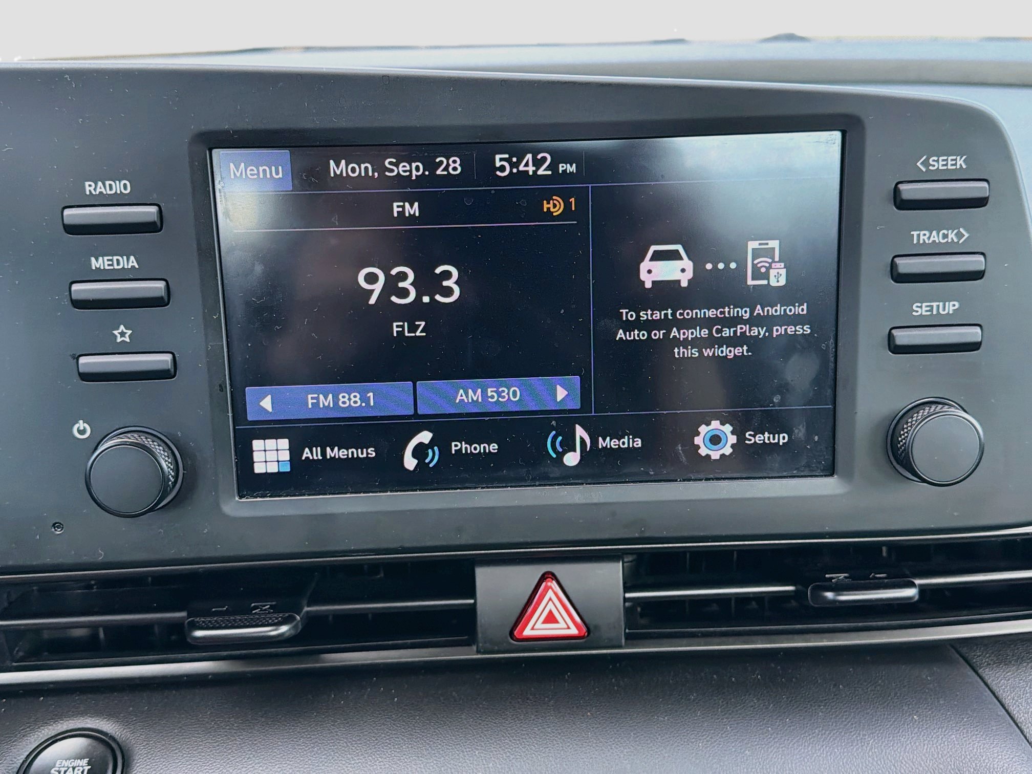 Used 2025 Hyundai Elantra Sport FWD image 24