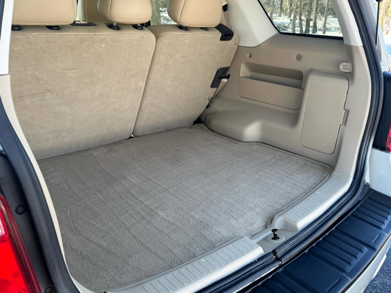 Used 2009 Ford Escape Limited AWD/4WD image 17