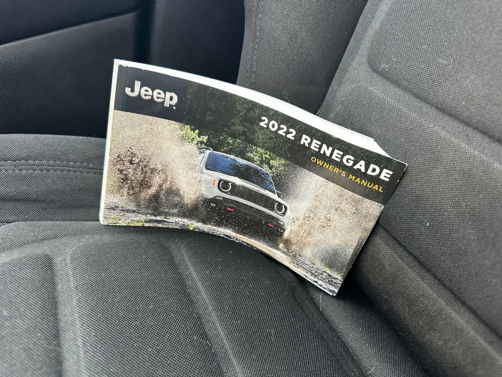 Used 2022 Jeep Renegade Latitude AWD/4WD image 43