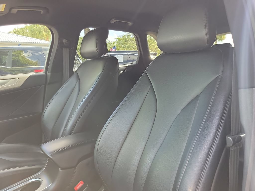 Used 2019 Lincoln MKC Premiere FWD image 18