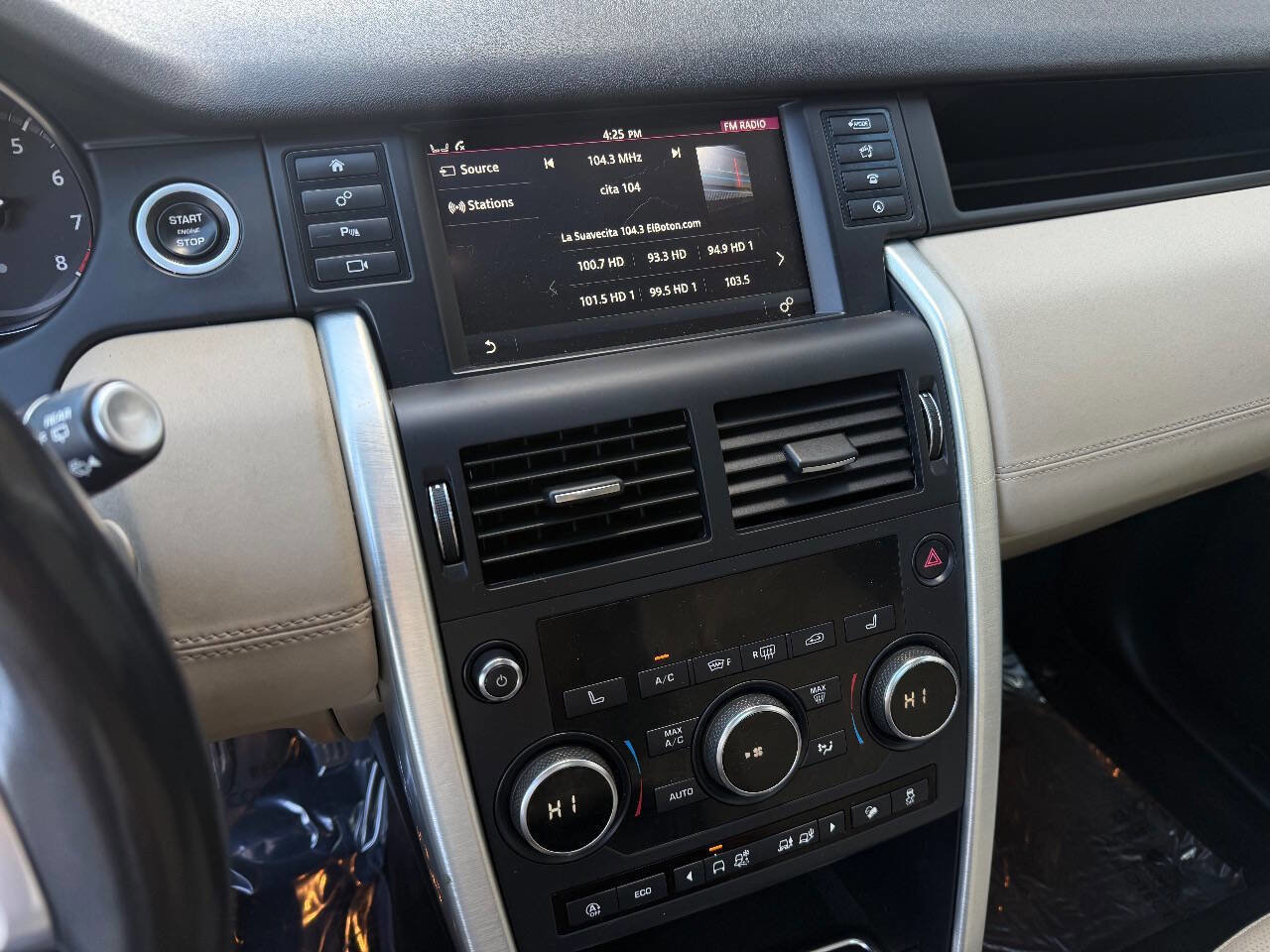 Used 2019 Land Rover Discovery Sport HSE image 13