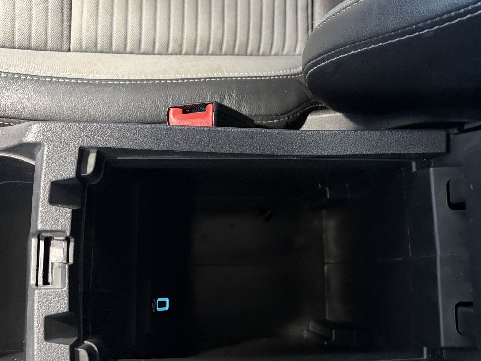 Used 2019 Ford Escape SE FWD image 18