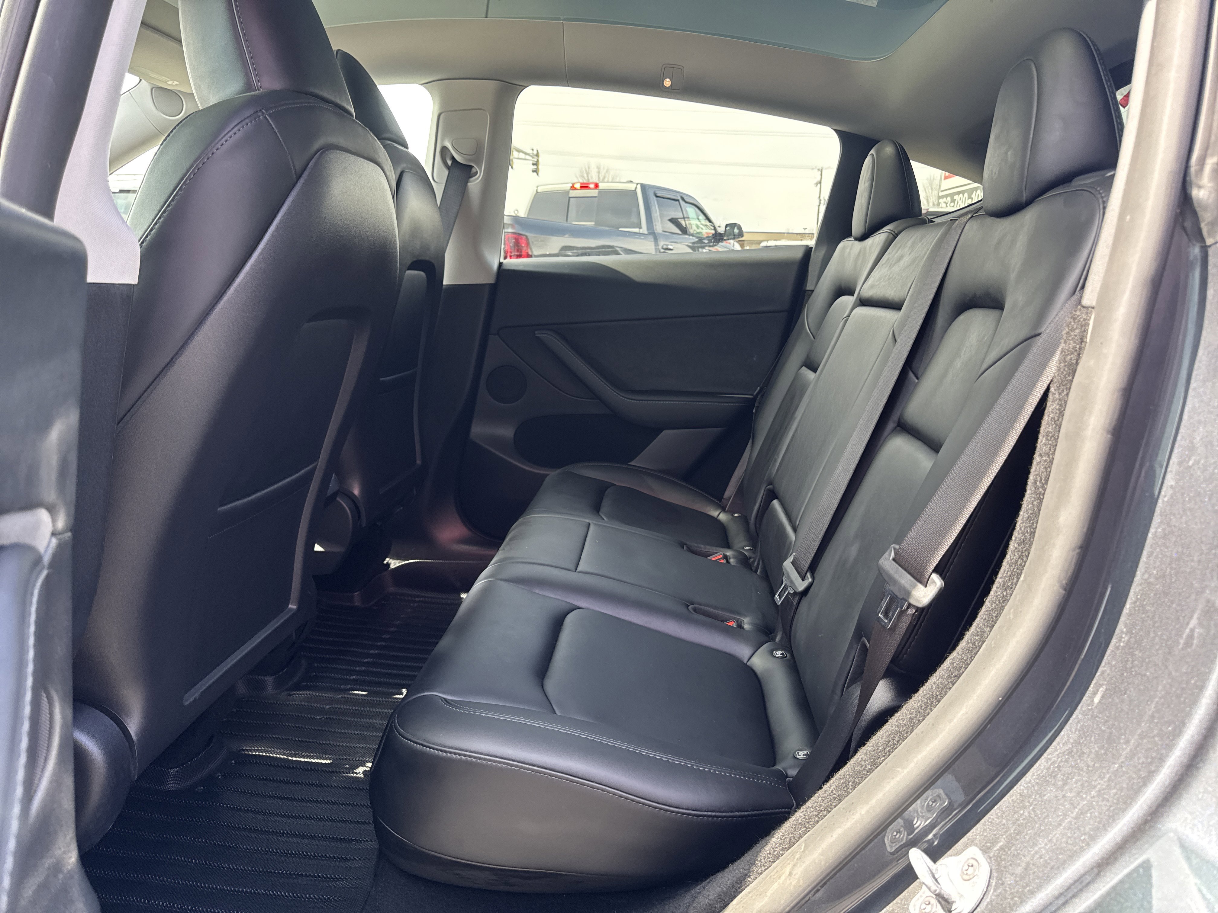 Used 2023 Tesla Model Y Long Range image 27