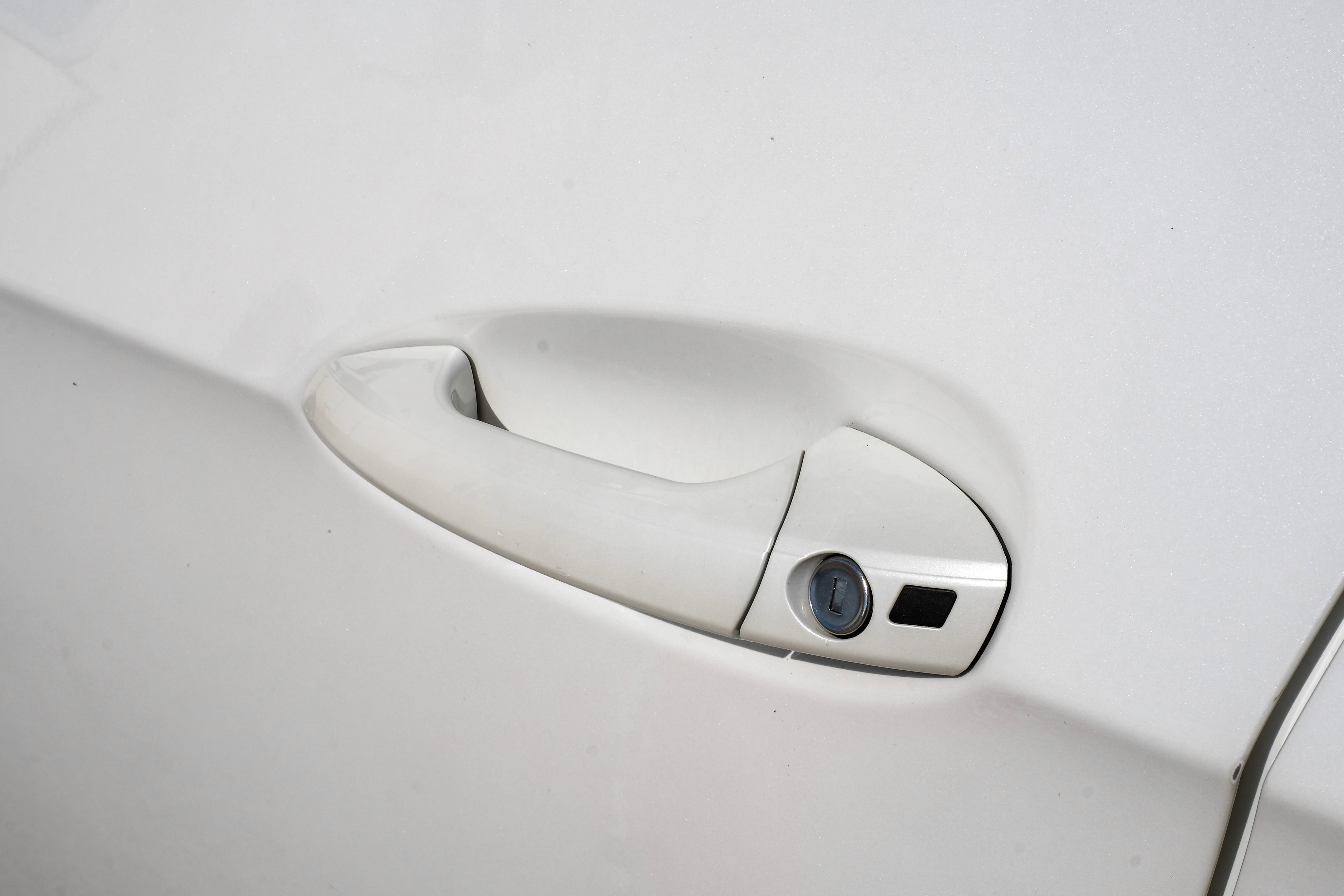 Used 2015 Mercedes-Benz E 350 Sedan w/ Premium 1 Package image 38