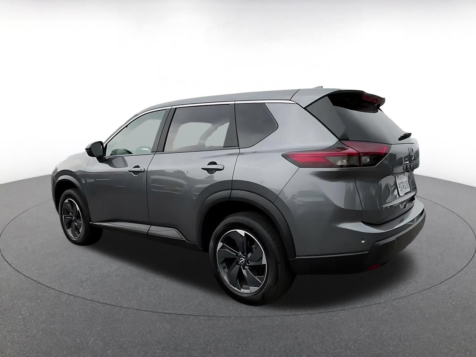 Used 2025 Nissan Rogue SV FWD image 9