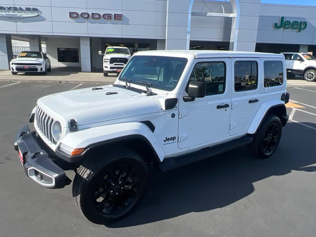 Used 2025 Jeep Wrangler Unlimited Sahara AWD/4WD image 2