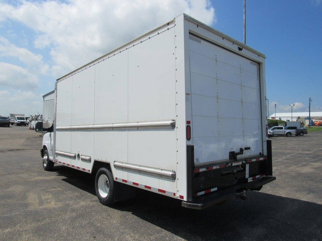 Used 2021 GMC Savana 3500 Extended w/ Power Convenience Package RWD image 5
