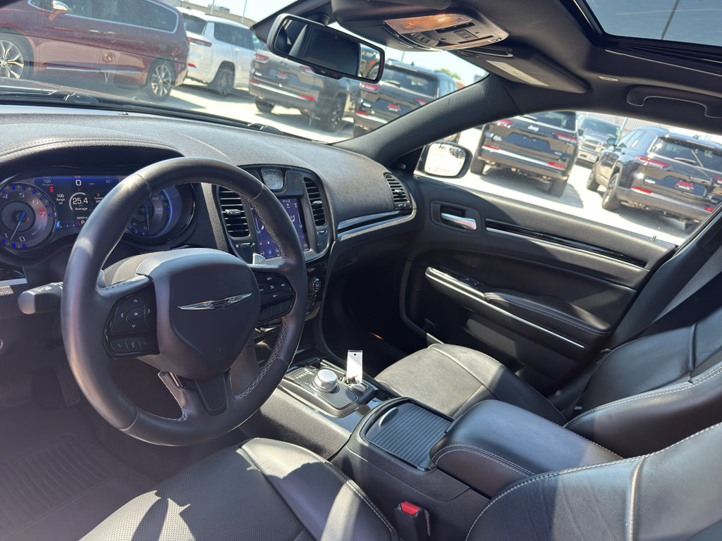 Used 2018 Chrysler 300 S w/ 300S Premium Group AWD/4WD image 26