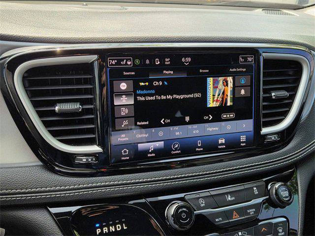 Certified 2022 Chrysler Pacifica Touring-L w/ S Appearance Package image 22