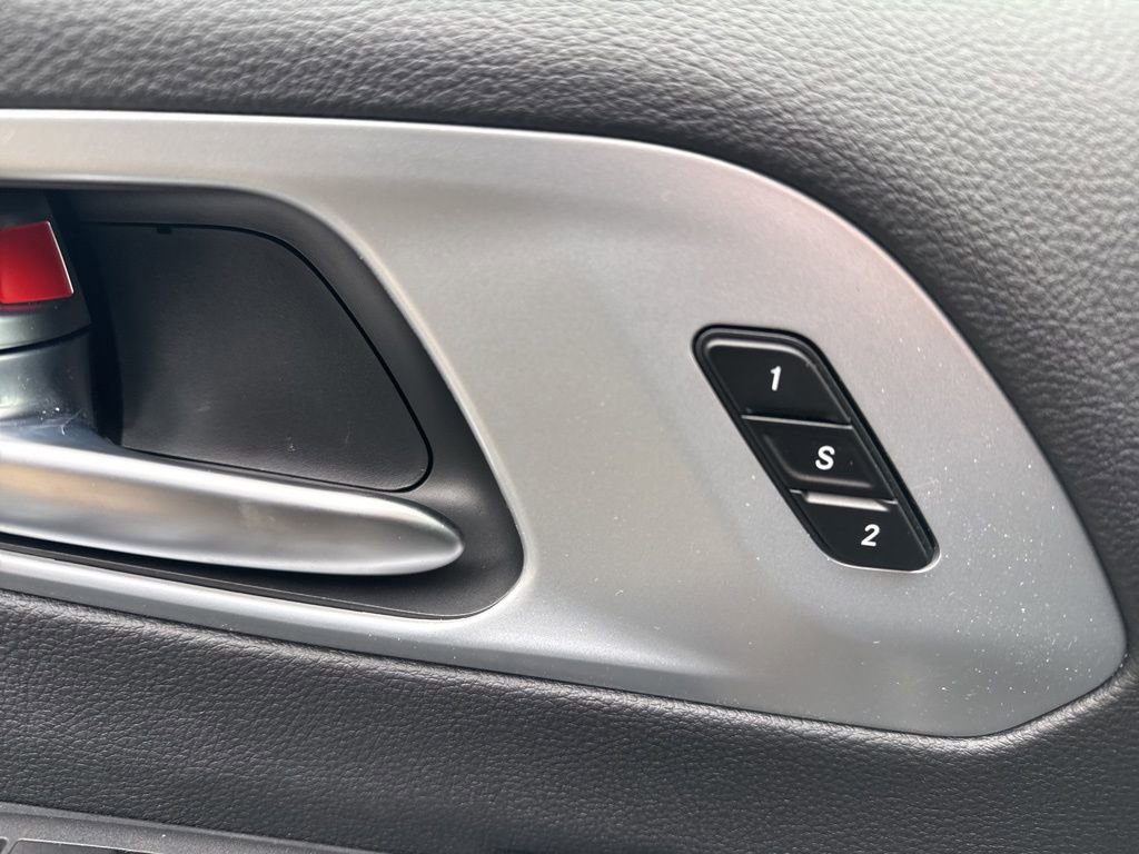 New 2026 Chrysler Pacifica Limited w/ S Appearance Package AWD/4WD image 9