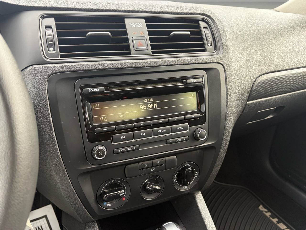 Used 2015 Volkswagen Jetta S FWD image 19