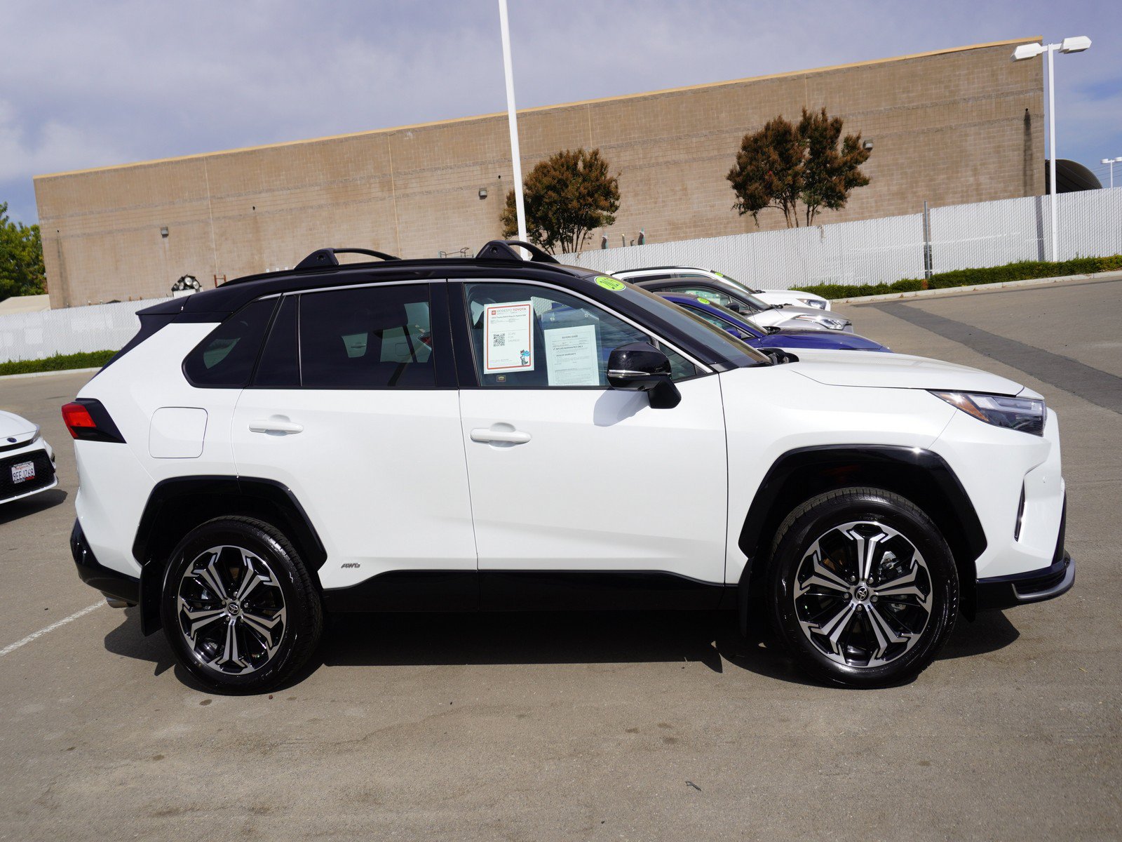 Used 2025 Toyota RAV4 XSE w/ Premium Package AWD/4WD image 4