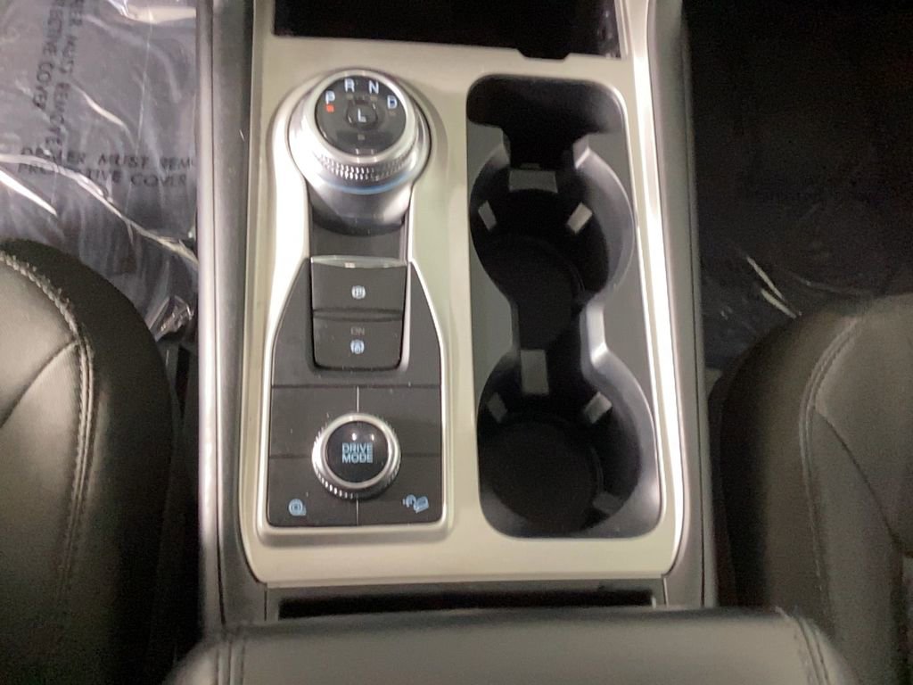 Used 2023 Ford Explorer XLT image 28