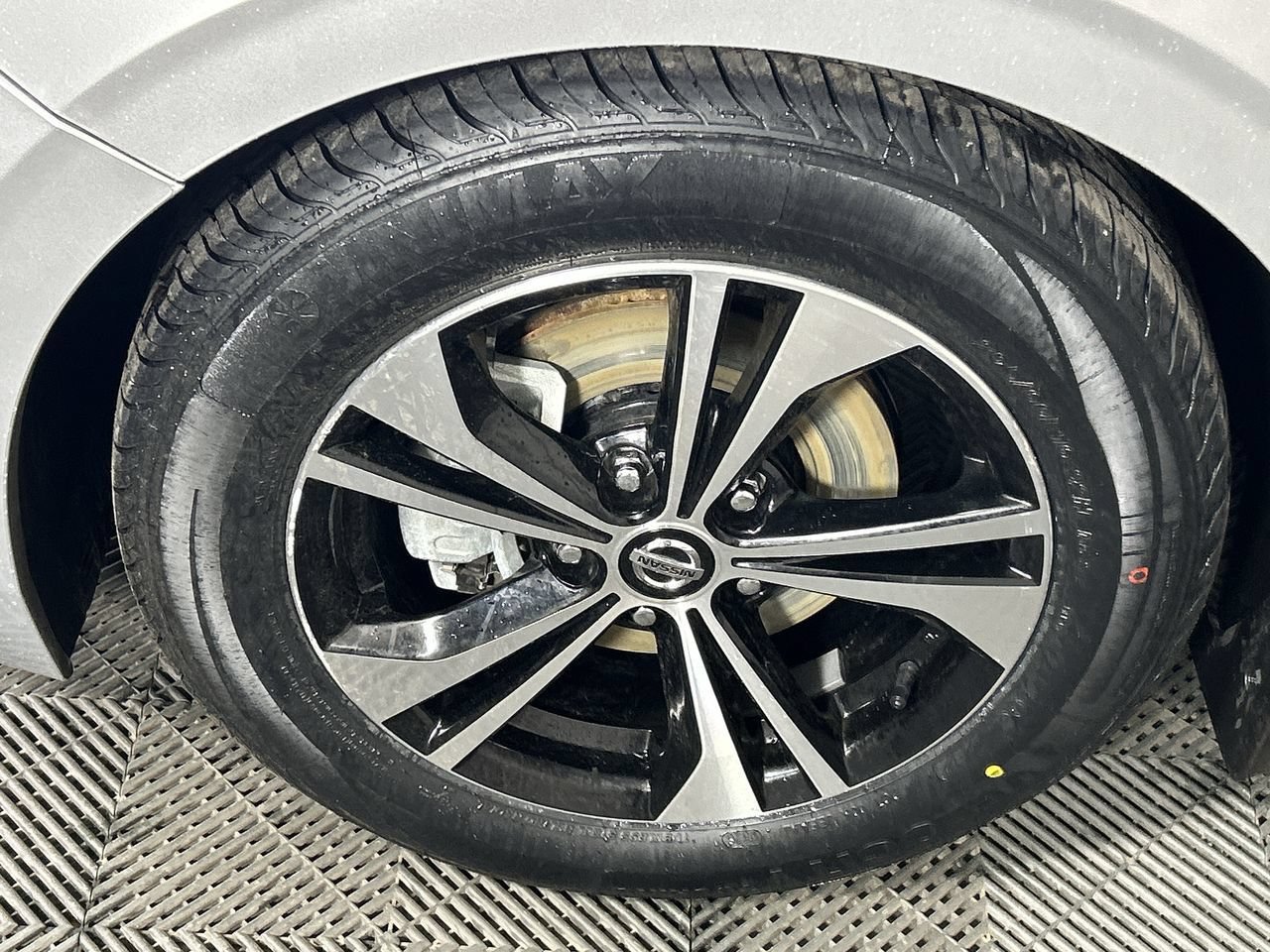 Used 2023 Nissan Sentra SV FWD image 10