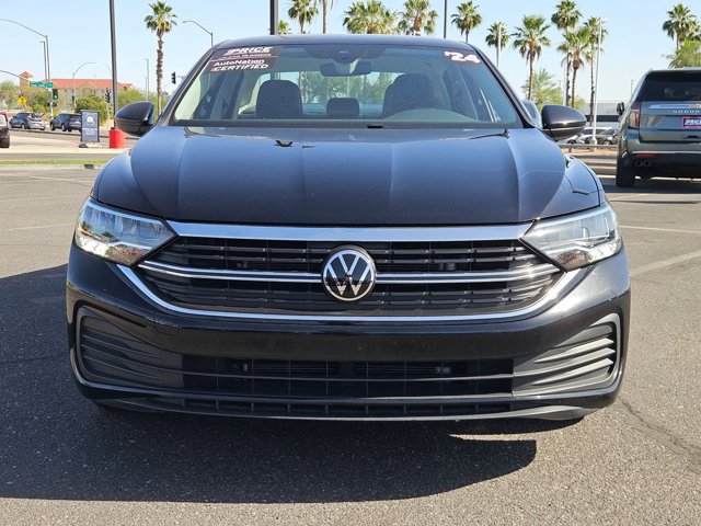 Used 2024 Volkswagen Jetta SE FWD image 2