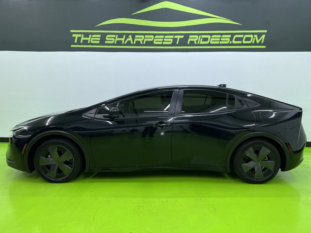 Used 2023 Toyota Prius LE FWD image 6