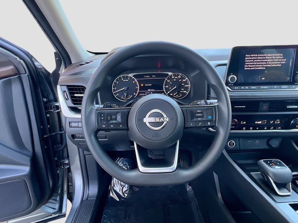 Used 2023 Nissan Rogue SV FWD image 11