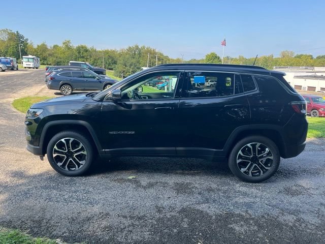 Used 2022 Jeep Compass Limited AWD/4WD image 6