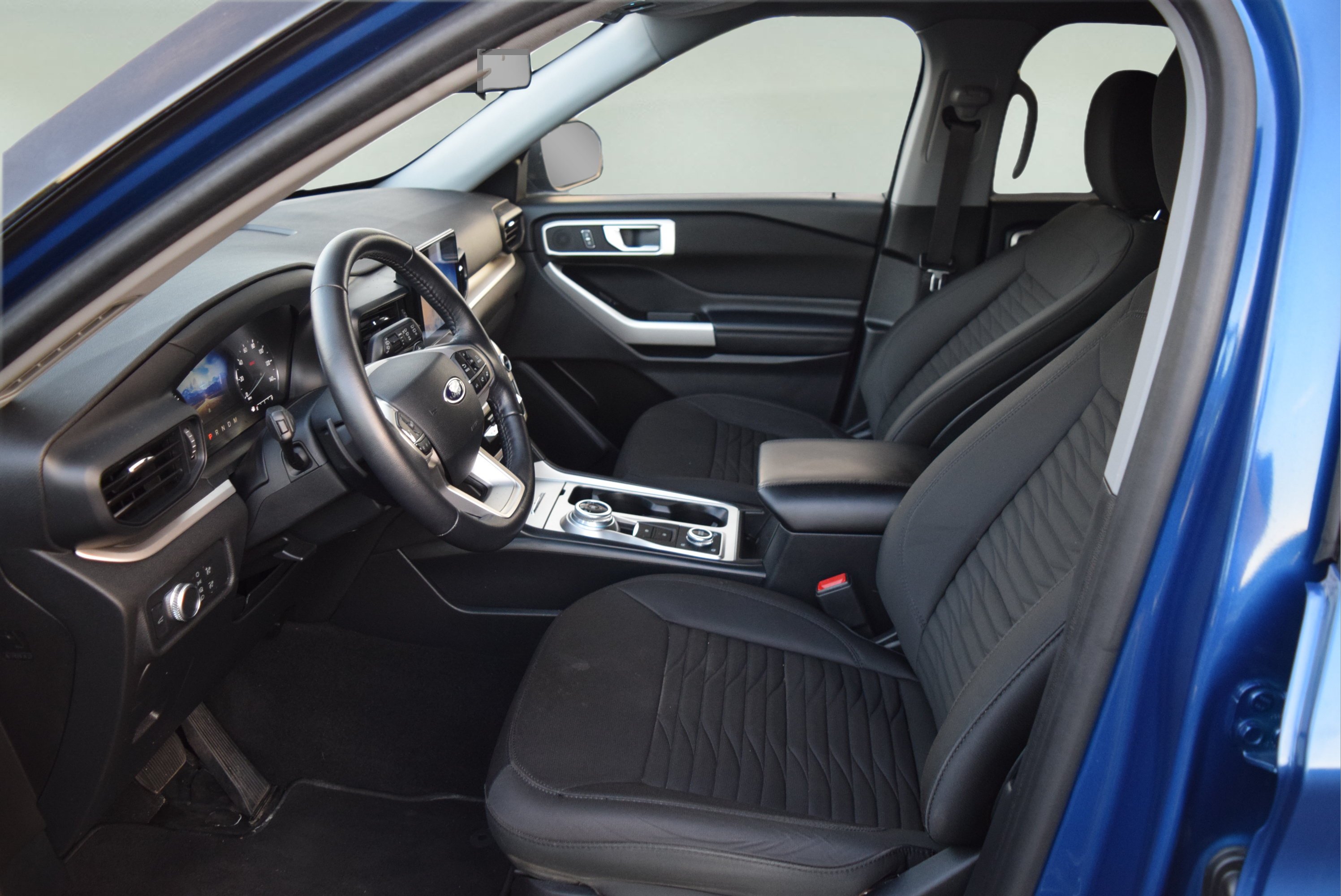 Used 2020 Ford Explorer XLT AWD/4WD image 10