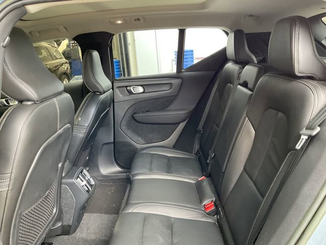 Used 2023 Volvo XC40 B5 Ultimate AWD/4WD image 9