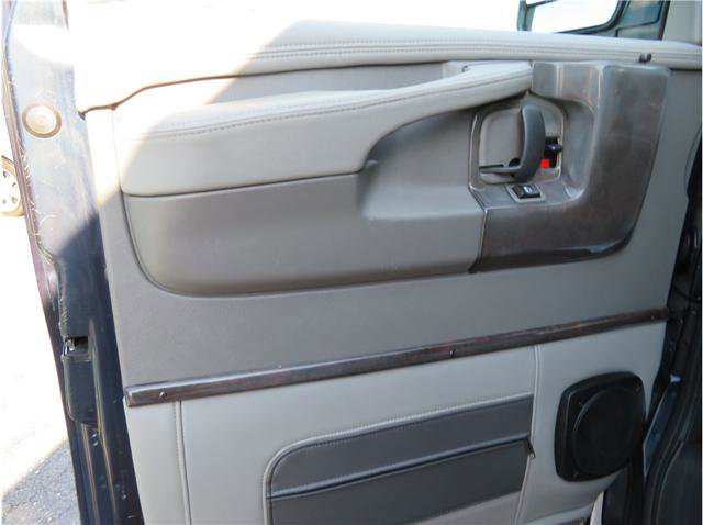 Used 2012 Chevrolet Express 1500 RWD image 13