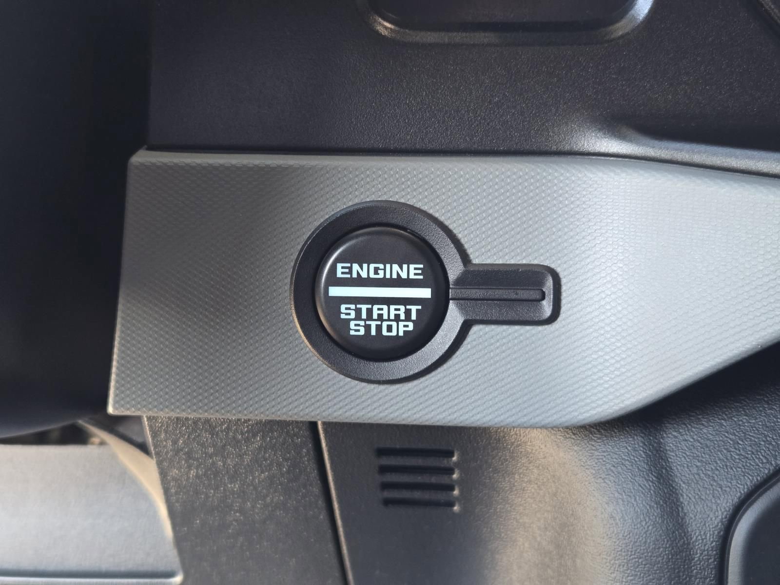 Used 2023 Ford Bronco Badlands image 13