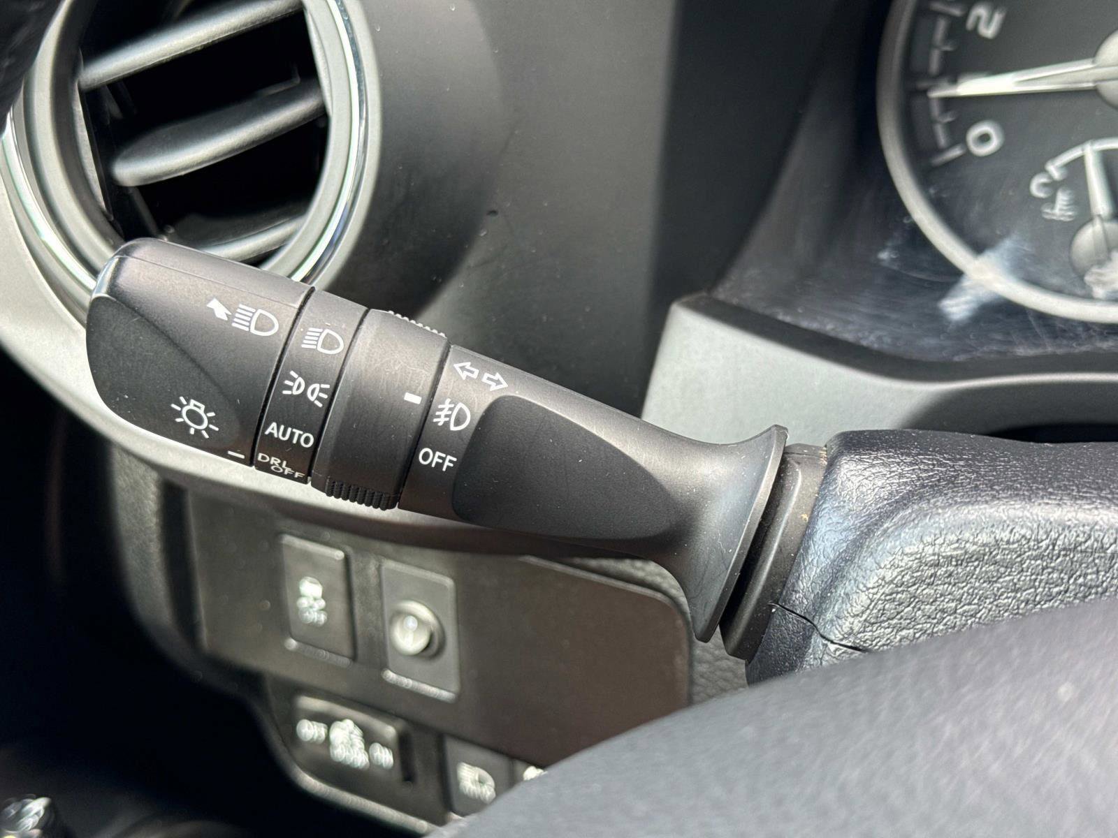 Used 2022 Toyota Tacoma TRD Off-Road image 9