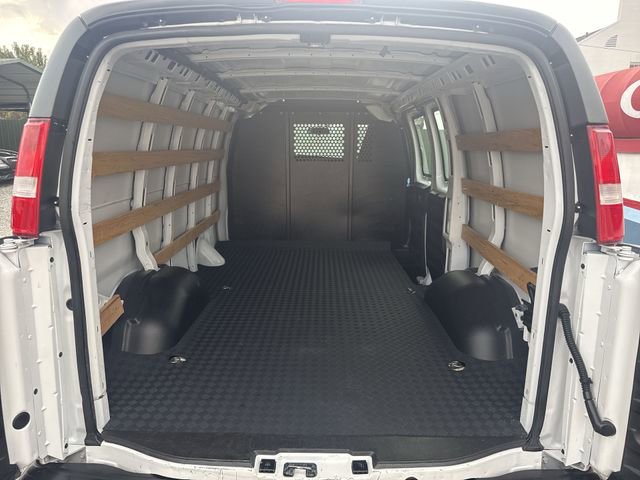 Used 2023 GMC Savana 2500 w/ Driver Convenience Package image 22