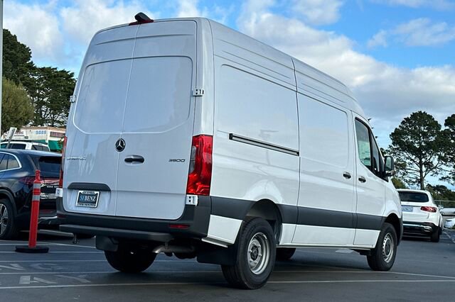 Used 2024 Mercedes-Benz Sprinter 3500 image 4
