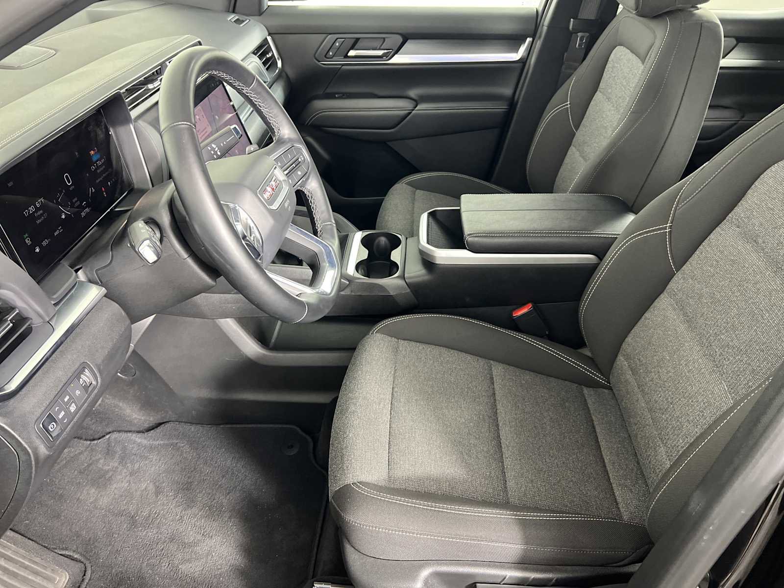 Used 2025 GMC Terrain Elevation AWD/4WD image 18