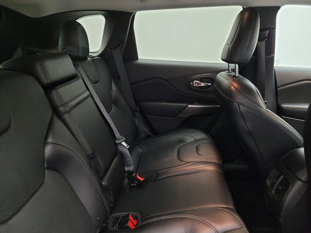 Used 2019 Jeep Cherokee Limited image 19