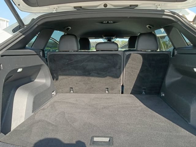 Used 2024 Volkswagen Atlas Cross Sport SE AWD/4WD image 11