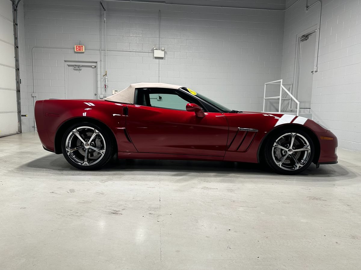 Used 2010 Chevrolet Corvette Grand Sport w/ Preferred Equipment Group RWD image 2