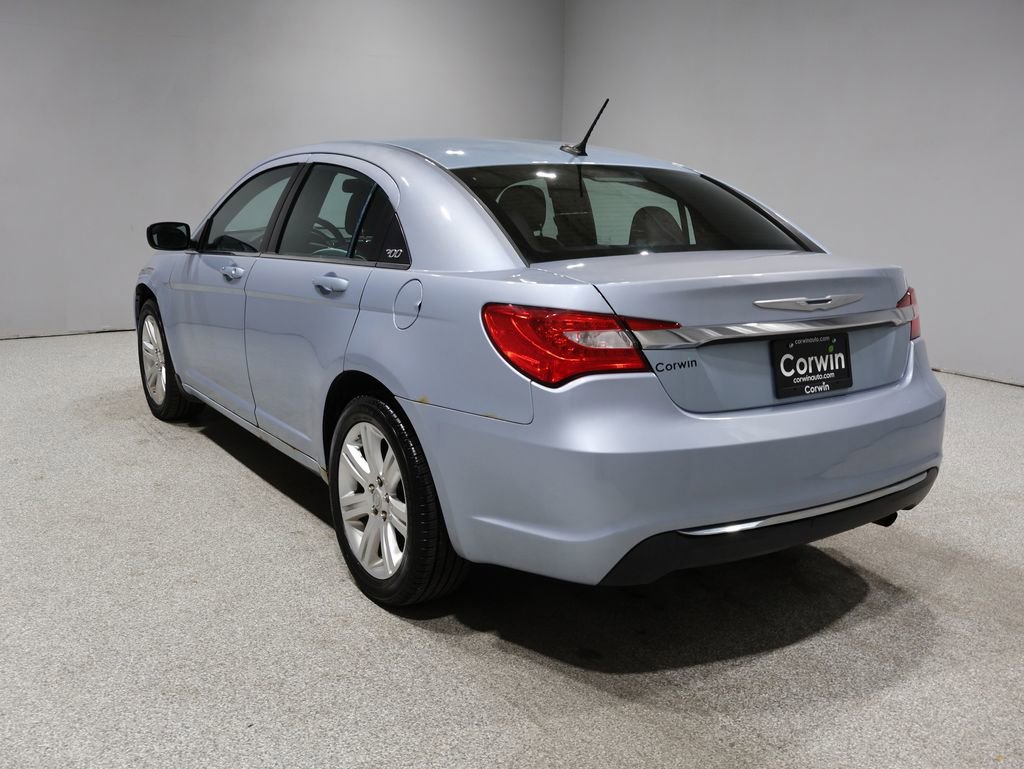 Used 2013 Chrysler 200 Touring w/ S Exterior Appearance Pkg image 4