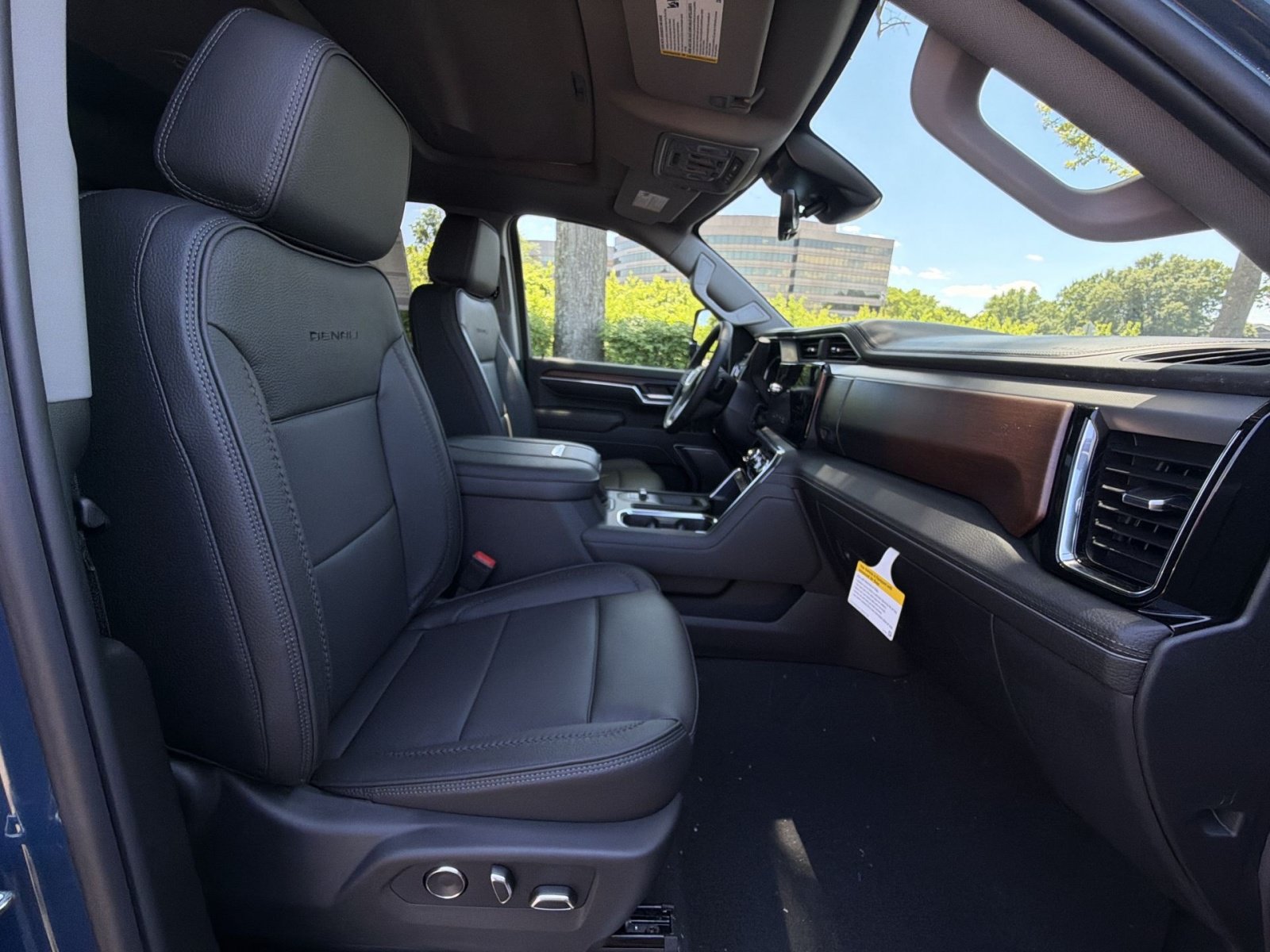 New 2026 GMC Sierra 2500 Denali w/ Denali Reserve Package AWD/4WD image 28