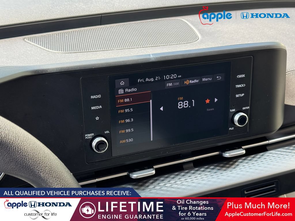 Used 2023 Kia Carnival LX FWD image 12