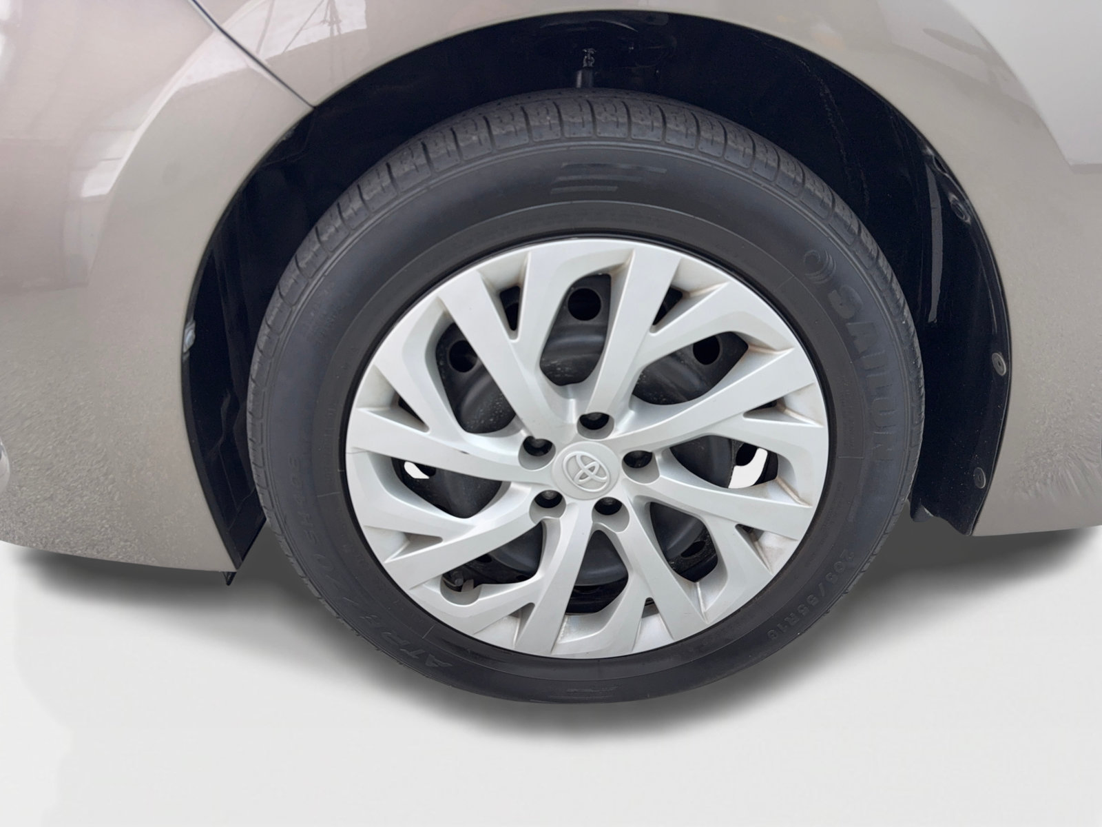 Used 2018 Toyota Corolla LE FWD image 48