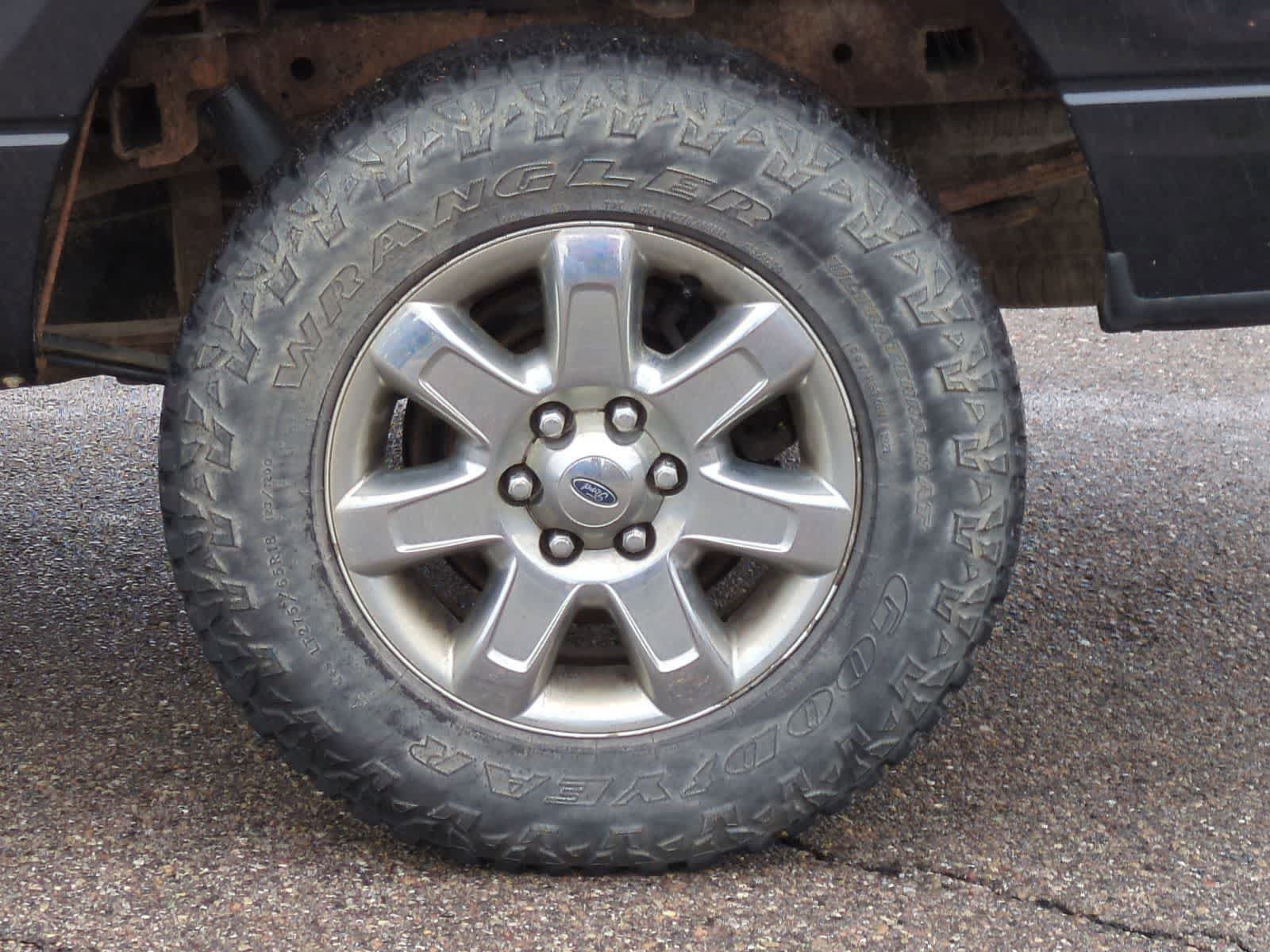 Used 2014 Ford F150 XLT w/ Equipment Group 302A Luxury AWD/4WD image 14